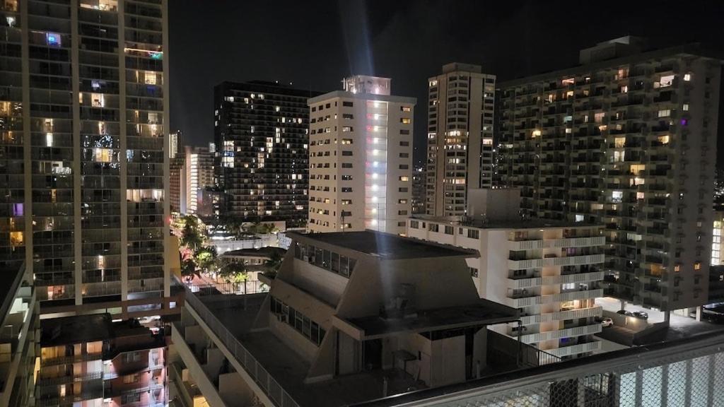 Waikiki Condo 2 Bedrooms 2 Bathrooms With 1 Free Parking Space Honolulu Eksteriør billede
