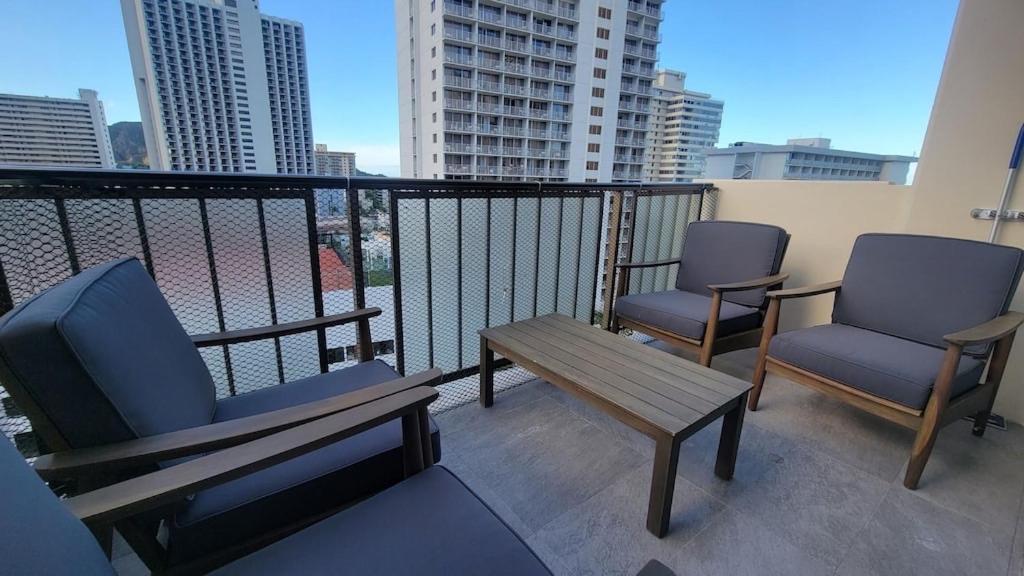 Waikiki Condo 2 Bedrooms 2 Bathrooms With 1 Free Parking Space Honolulu Eksteriør billede