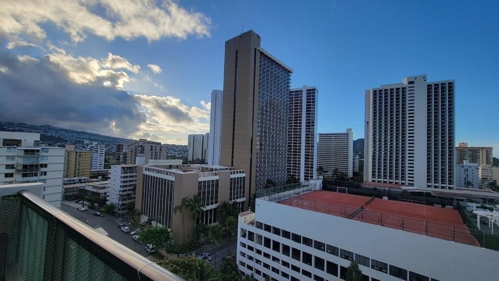 Waikiki Condo 2 Bedrooms 2 Bathrooms With 1 Free Parking Space Honolulu Eksteriør billede